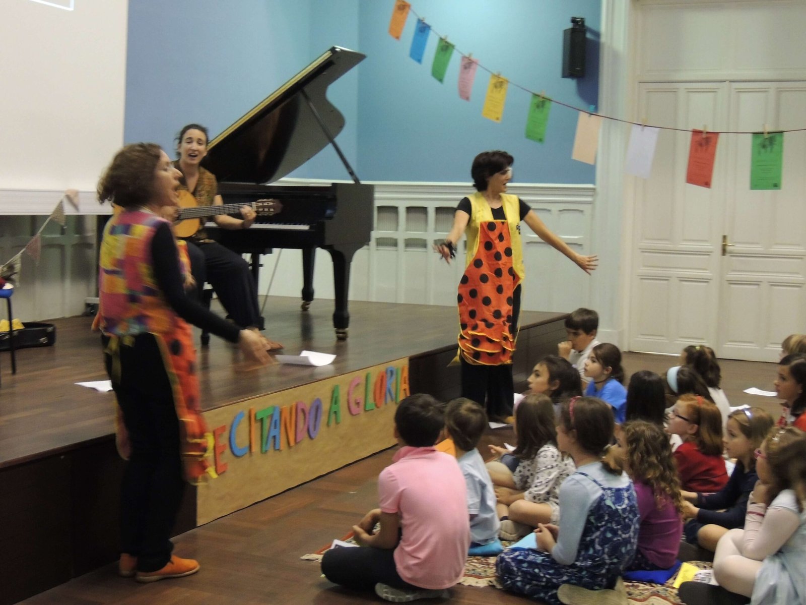 2017'IV'21. Madrid. Homenaje a Gloria Fuertes en el Paraninfo del Instituto Internacional.